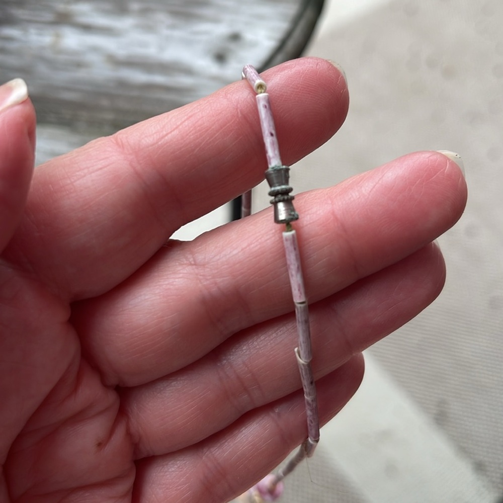 Island style choker with seashells